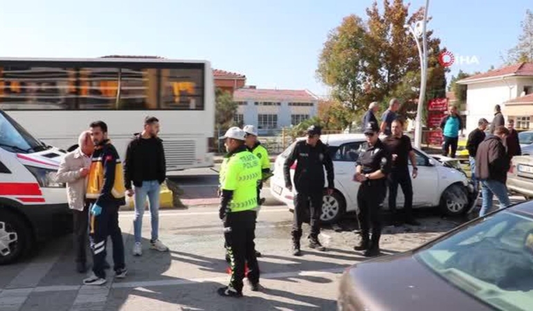 Edirne’de Kaza: Kırmızı Işıkta Çarpışan Panelvanda Ölüm ve Yaralılar!