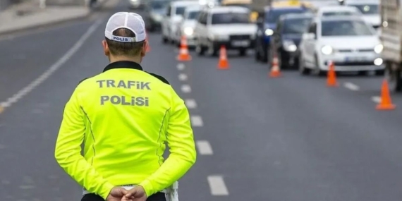 Bursa Ters Yönden Giren Sürücünün Tehlikeli Anları Kamerada