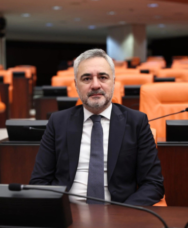 Ahmet Gökhan Sarıçam Mahalle Ziyaretleri ile Vatandaşların Taleplerini Dinliyor