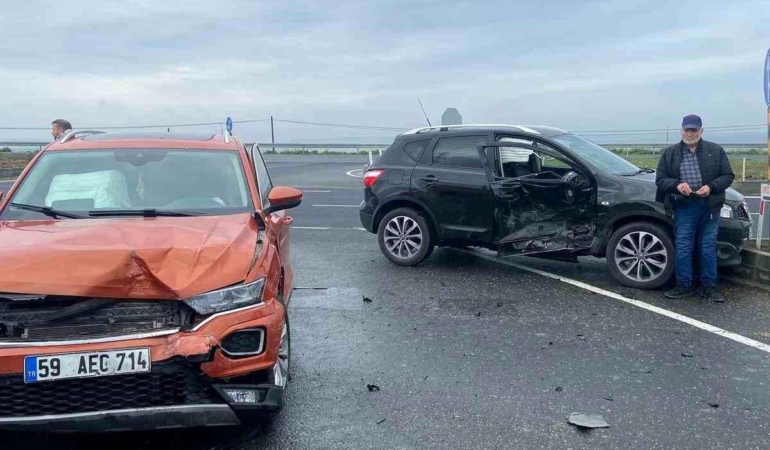 Tekirdağ Kazası: Kamyonet ve Otomobil Çarpıştı, 4 Yaralı