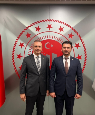 Babaeski Nişan Merasimi: Fırat Yayla Ailelerle Mutluluğu Paylaştı