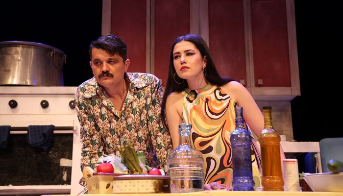 Lüleburgaz Tiyatro Festivali: La Nona Süper Babaanne ile Unutulmaz Gece