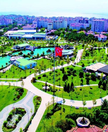 Atatürk Parkı Kısmen Açıldı: Yenilenen Oyun Alanı ile Çocuklar Sevinç Yaşıyor