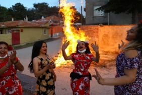 Kırklareli Kakava Festivali: Kortejle Kutlamalar Başladı!