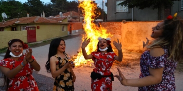 Kırklareli Kakava Festivali: Kortejle Kutlamalar Başladı!