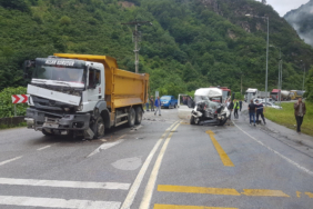 Giresun Trafik Kazası: Tır İki Otomobile Çarptı, 5 Ölü
