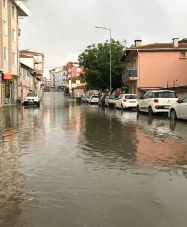 Edirne Yağmur Haberi: Sağanak ve Dolu Hayatı Nasıl Etkiledi?