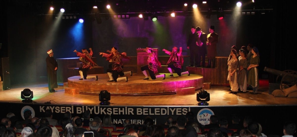 Kayseri Tiyatro Kursu: Öğretmenlerin Hayalleri Gerçek Oluyor