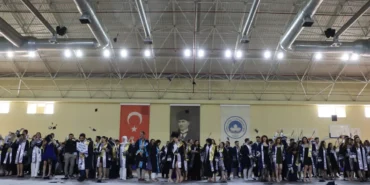 Kırklareli Üniversitesi Mezuniyet Töreni: Binlerce Öğrenci Kep Attı